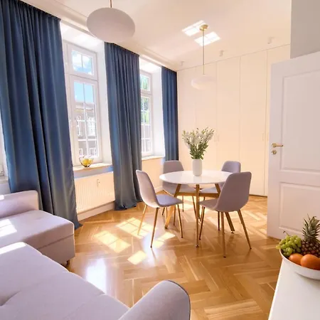 Apartament Attyka Old Town Апартаменты *